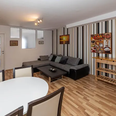 Апартаменты Novoselic