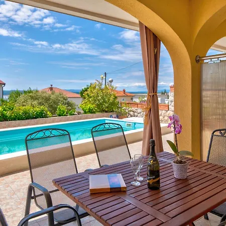 Апартаменты Novoselic *