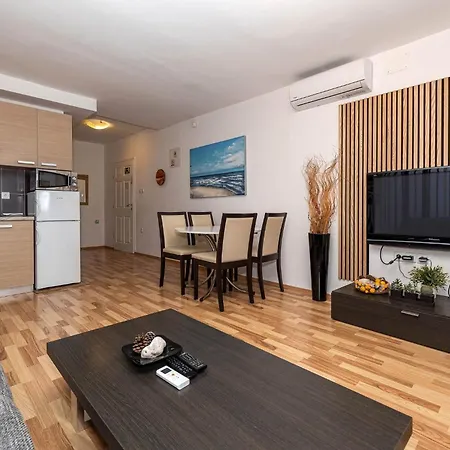 Апартаменты Novoselic *